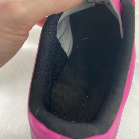 Puma Tacto Jr pink soccer cleats Big Kid Size 6 EU 38 Barbiecore Barbie youth - Picture 11 of 16